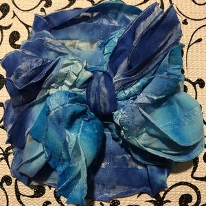 Turquoise tie-die Messy Bow